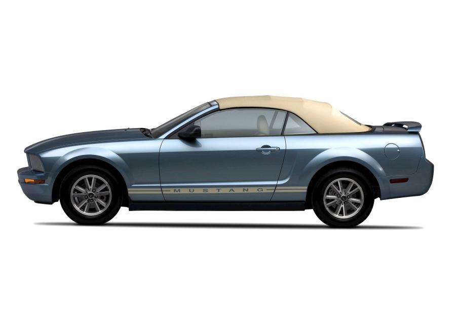  Ford Mustang Convertible 2005 года  (фото 11 из 11)